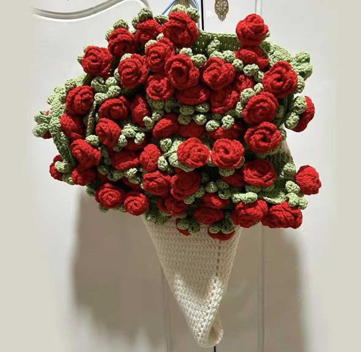 Finished Hand-crocheted red rose round blanket sofa throw blanket 90cm