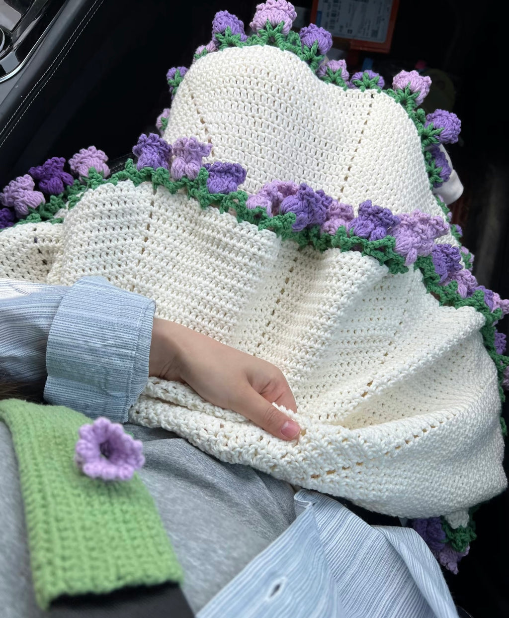 Finished Hand-crocheted lily of the valley flower round blanket